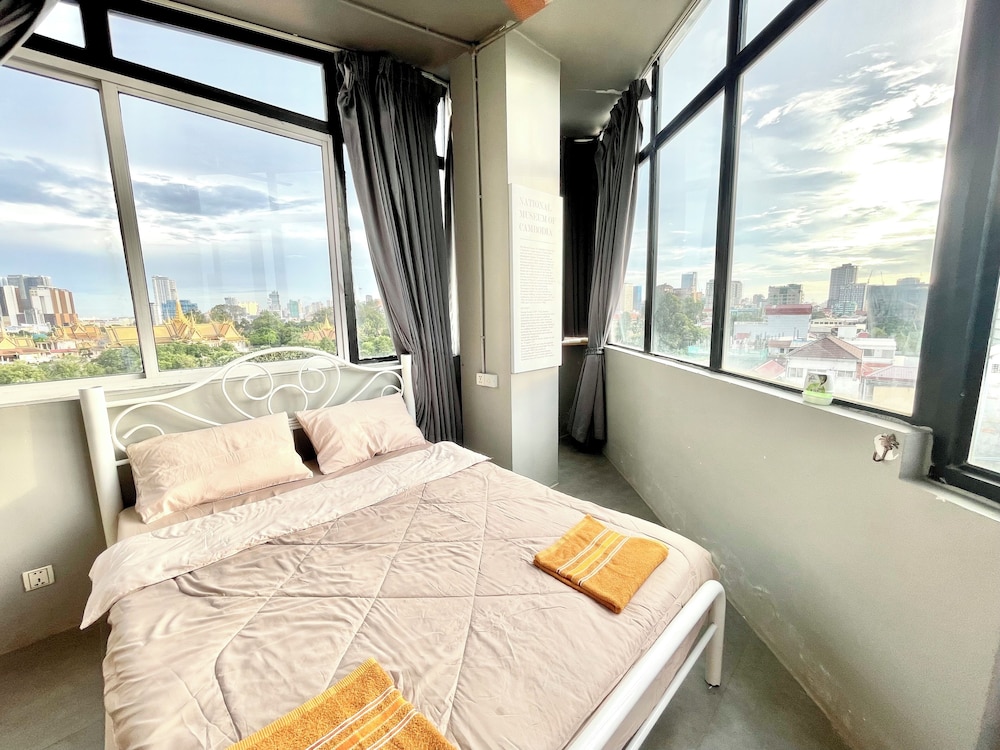 SKY HOTEL Central Phnom Penh - Rooms & Apartments 12/50
