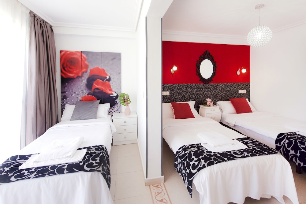 2 Bedrooms, Comfort, Apartment, Twin Beds, 3 Beds, Beach View, Kitchen