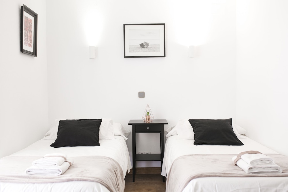 ROOM, TRIPLE