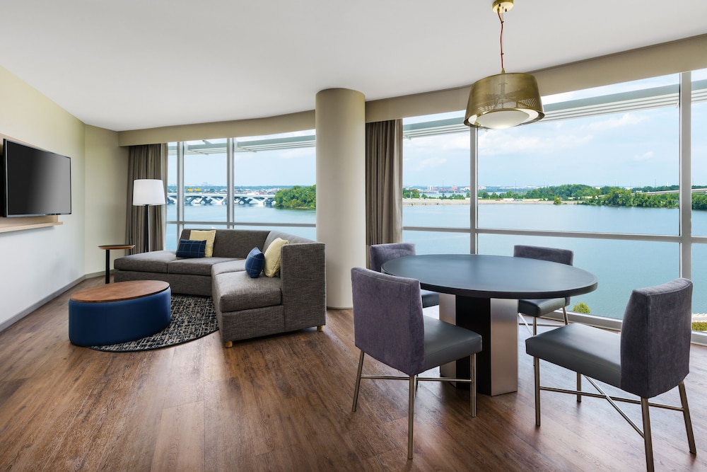 Hyatt Place National Harbor 34/61