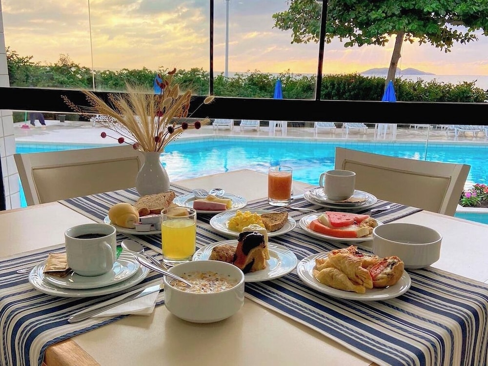 Ingleses Praia Hotel 47/50
