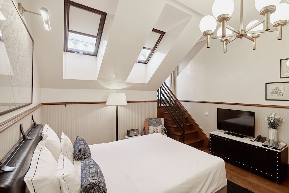 DELUXE, DOUBLE BED, BALCONY