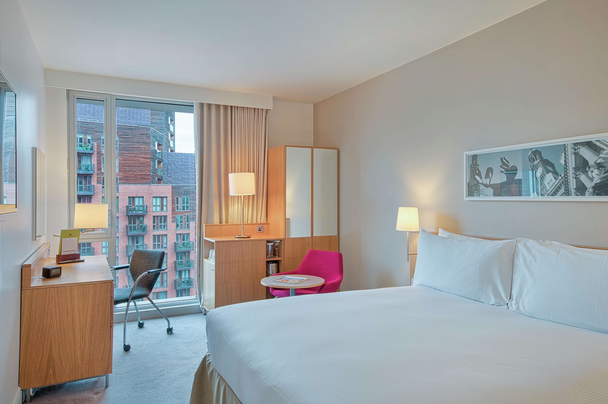 SUITE, KING BED, CITY VIEW