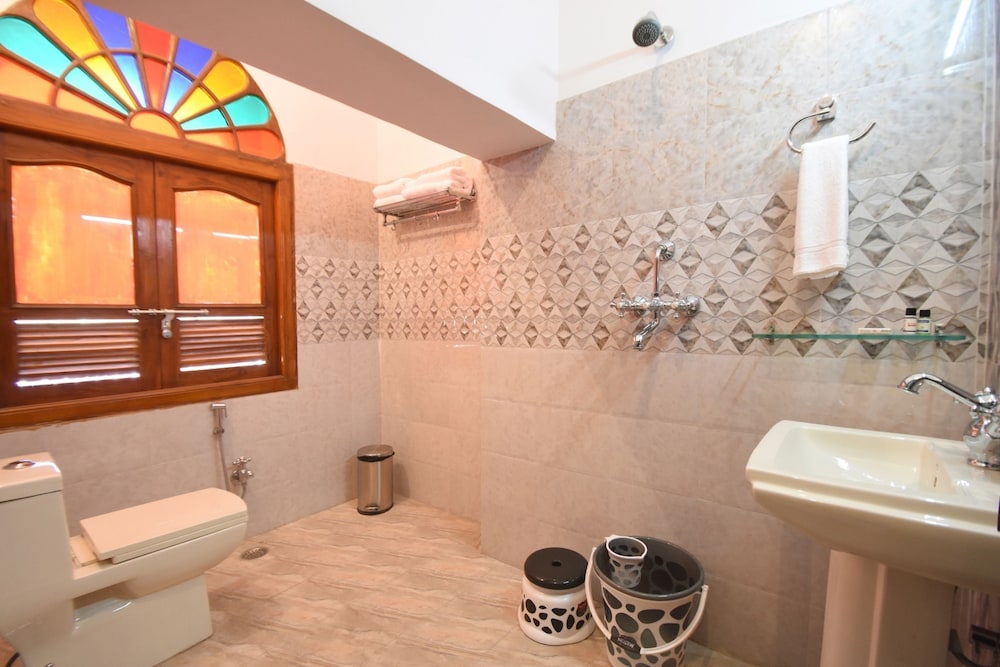 Virasat Mahal Heritage Hotel 31/33