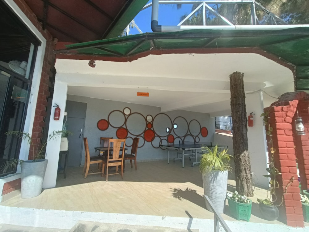 Zone Connect by The Park Lansdowne 5/50