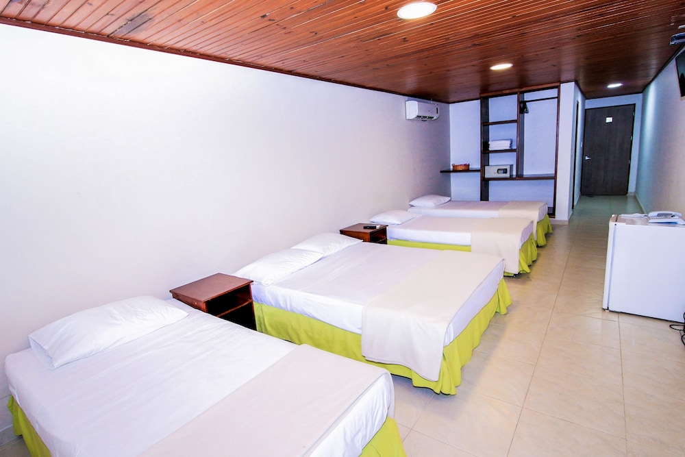Hotel Portobelo Boulevard 25/61