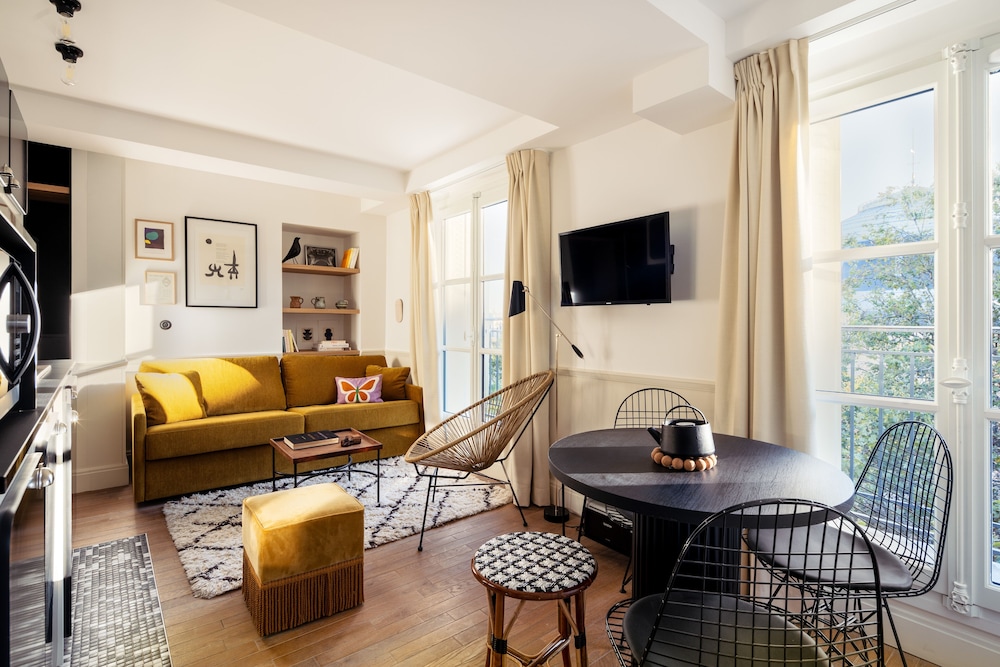 My Maison In Paris - Louvre 23/50