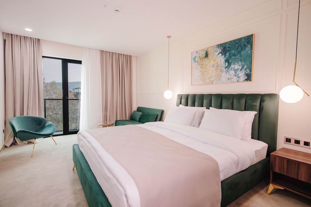 Deluxe, King Bed, Sofa