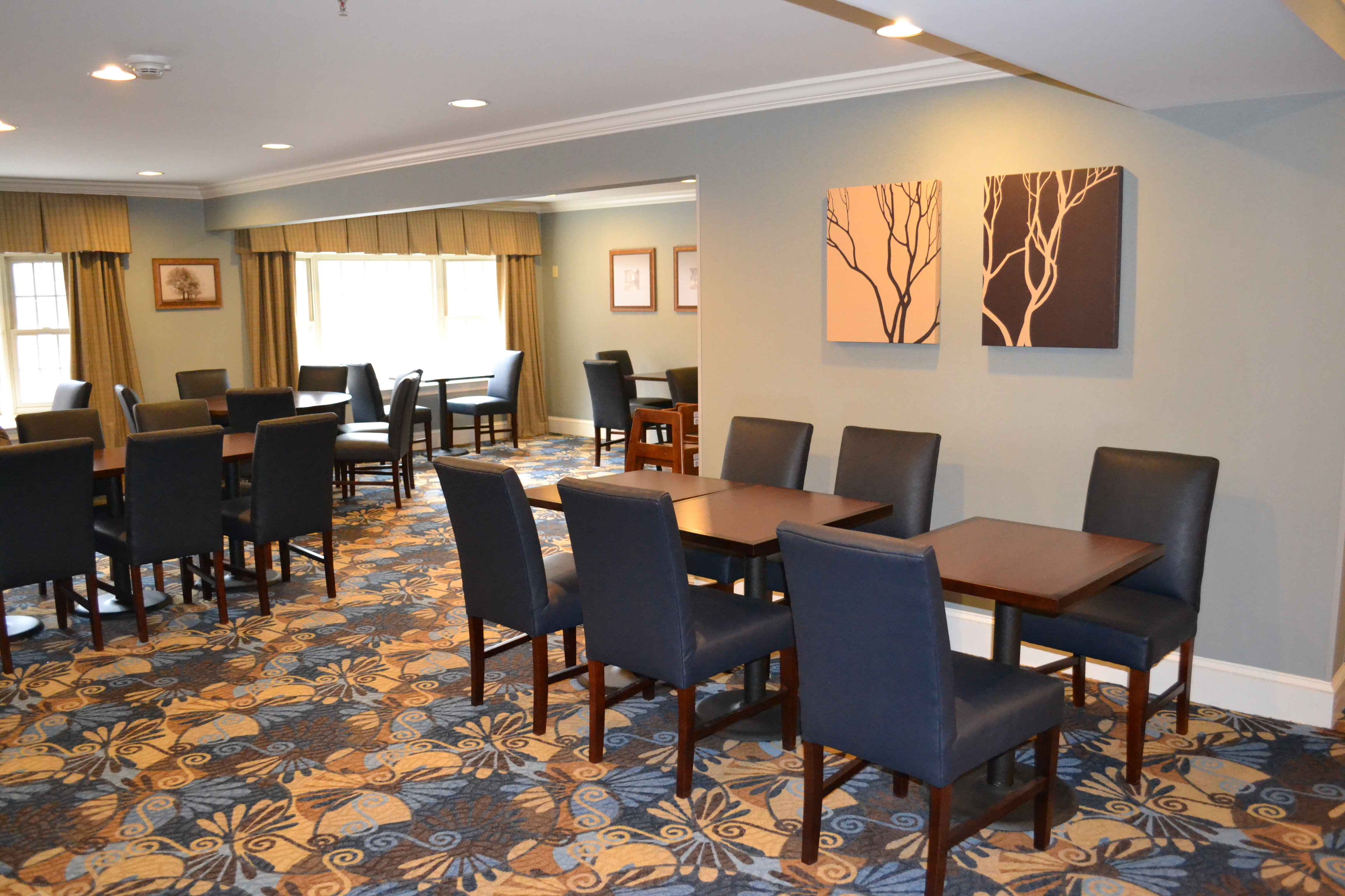 Holiday Inn Express Suites Merrimack 49/55