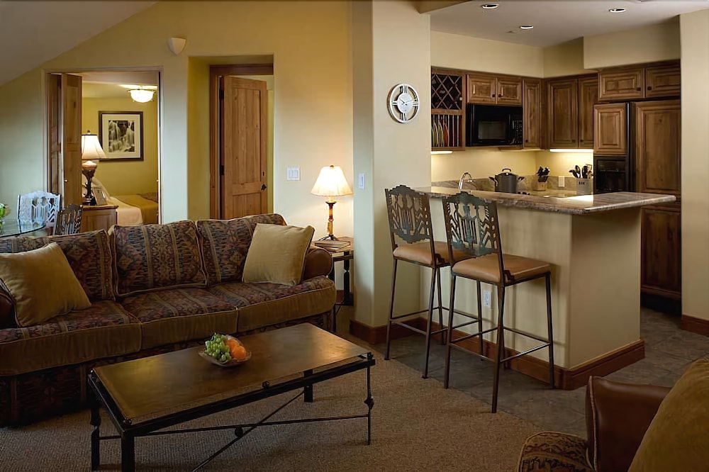 Inn at Lost Creek 39/59