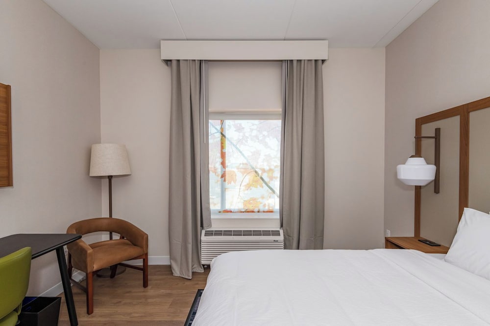 Standard, King Bed
