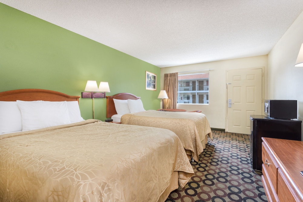 Economy Inn by OYO Ashburn I-75 20/54