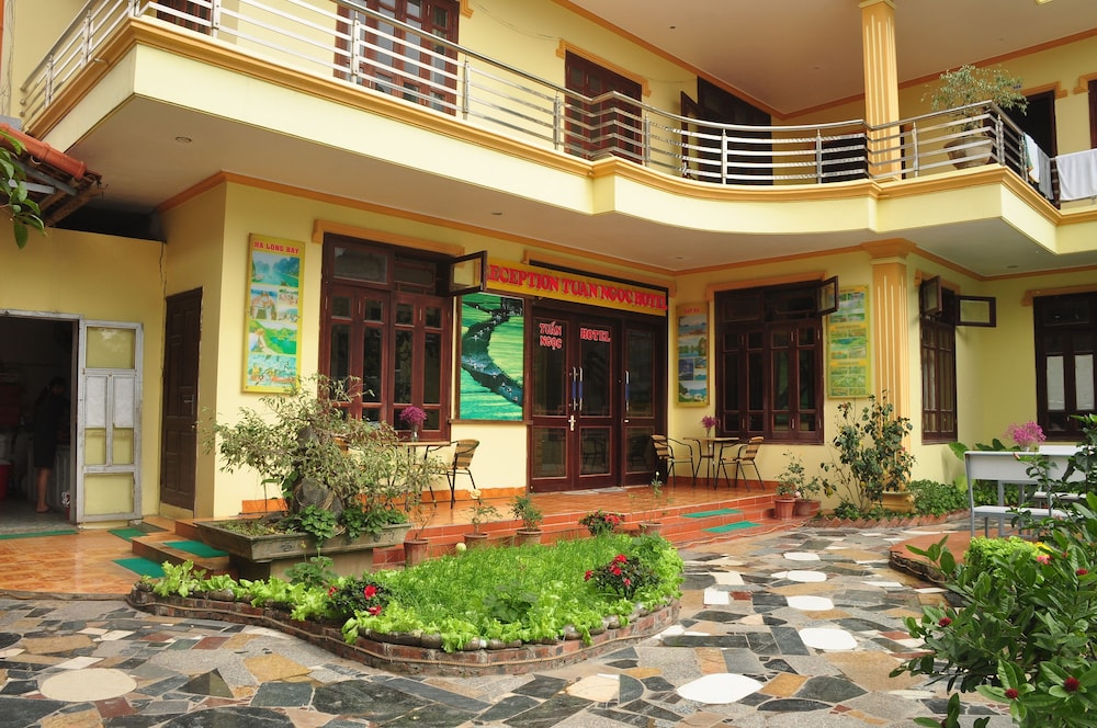 Tuan Ngoc Hotel 1/72