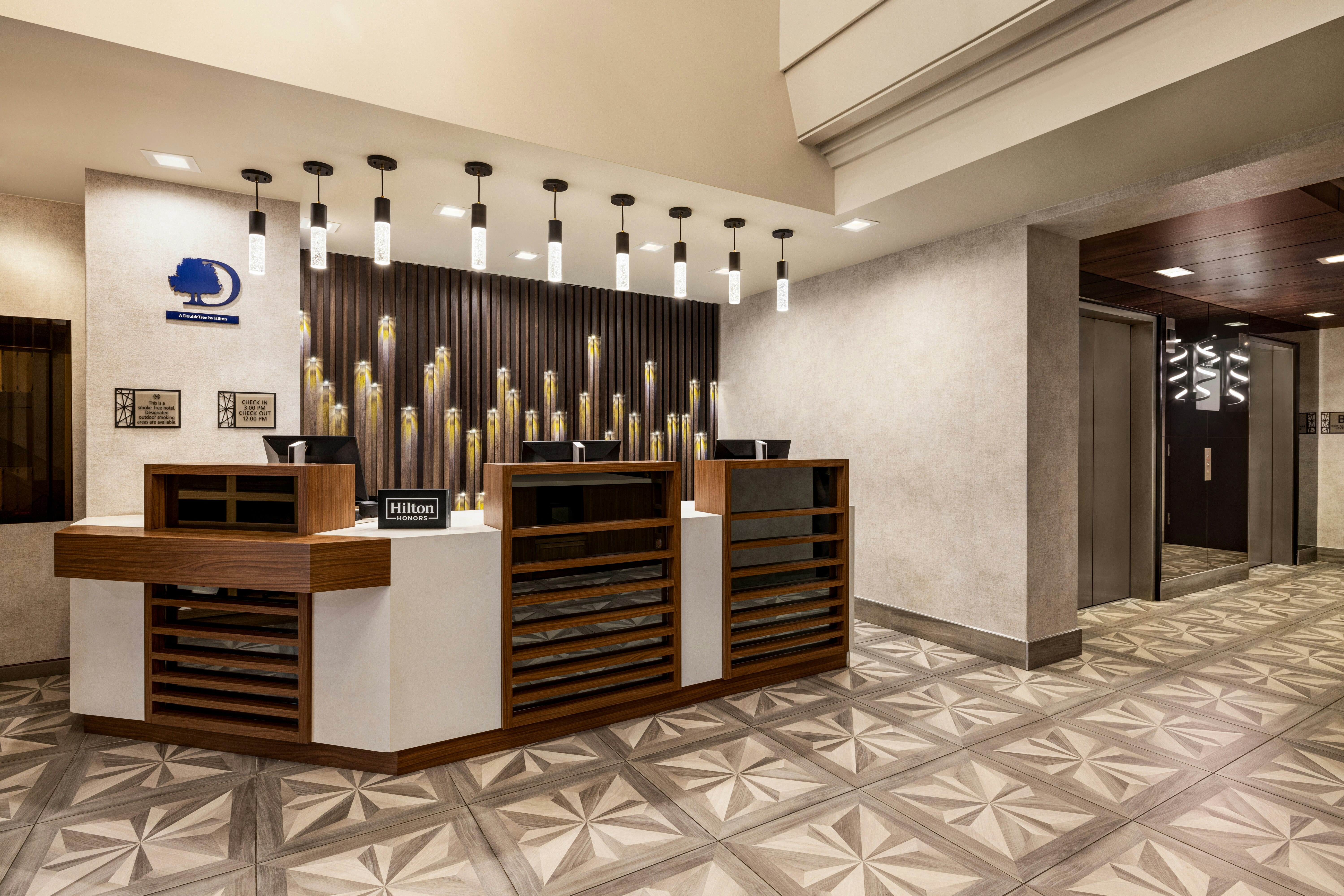 DoubleTree by Hilton New York Midtown Fifth Ave 8/61