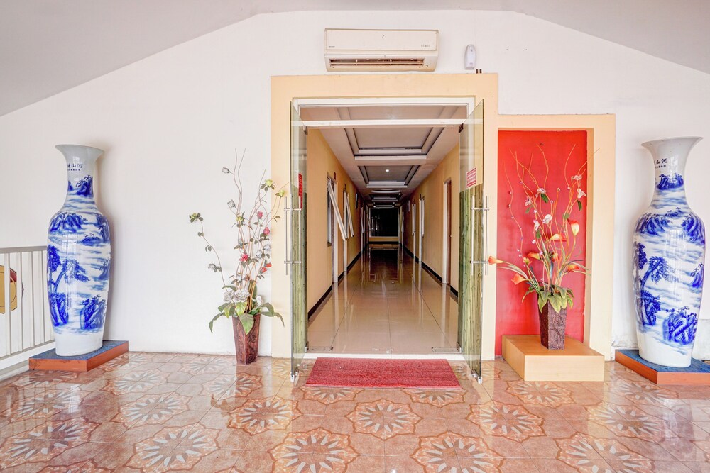 Hotel O Siwalankerto Near Surabaya Carnival 17/47