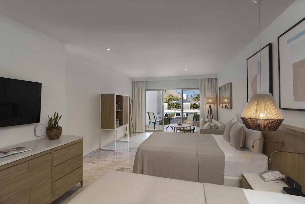 Reserve, Swim Up, Junior Suite, 2 Double Beds, Adult Only