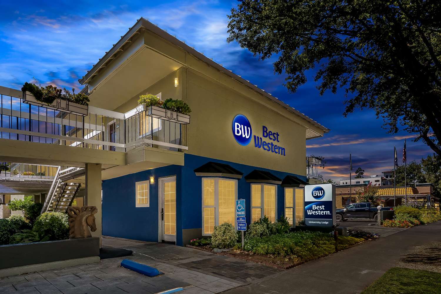 Best Western University Lodge 1/14
