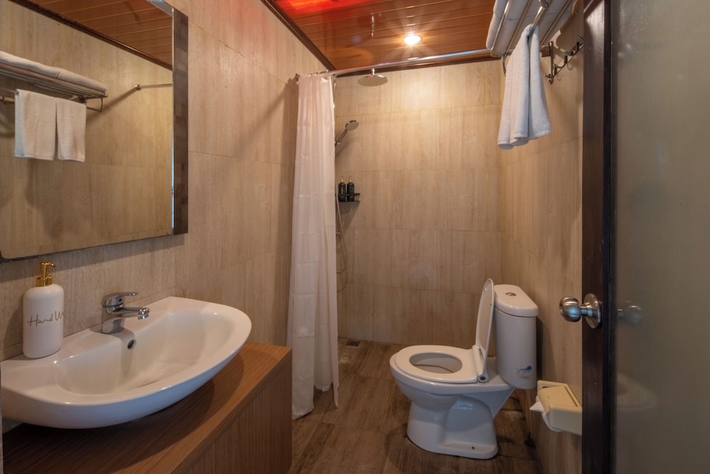 Abasan Hill Hotel and Spa 43/45