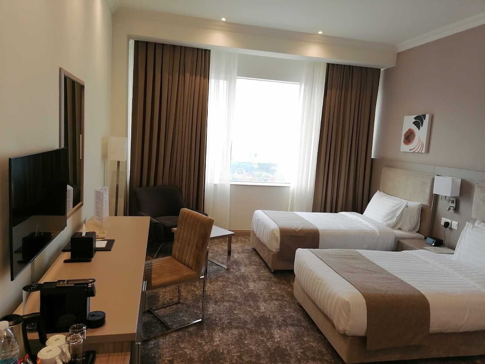 Gloria Hotel and Suites 10/28