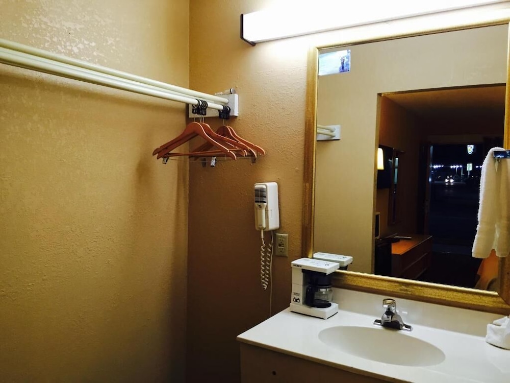 Arya Inn & Extended Stay 27/29