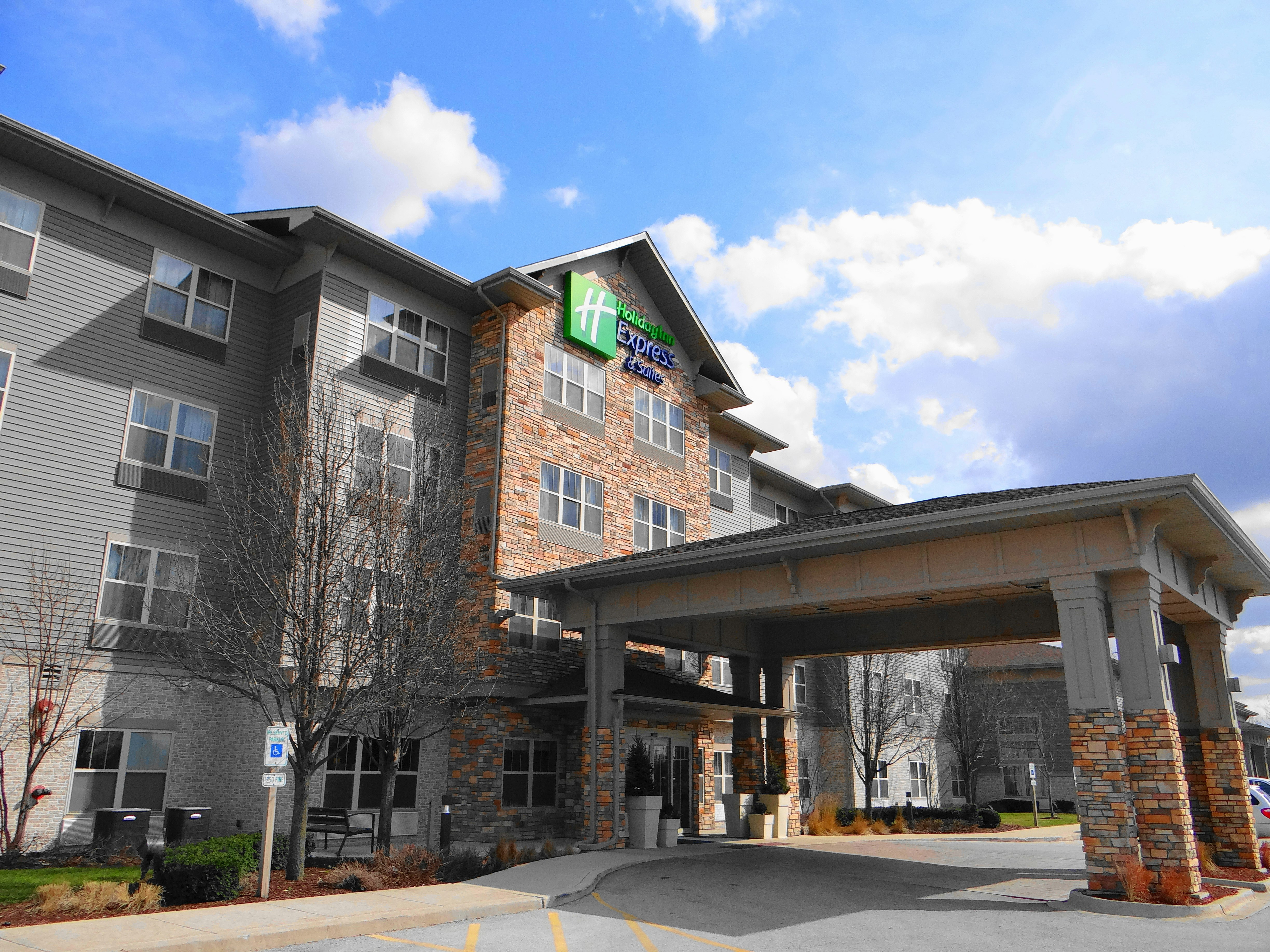 Holiday Inn Express Suites Chicago West Roselle 5/50