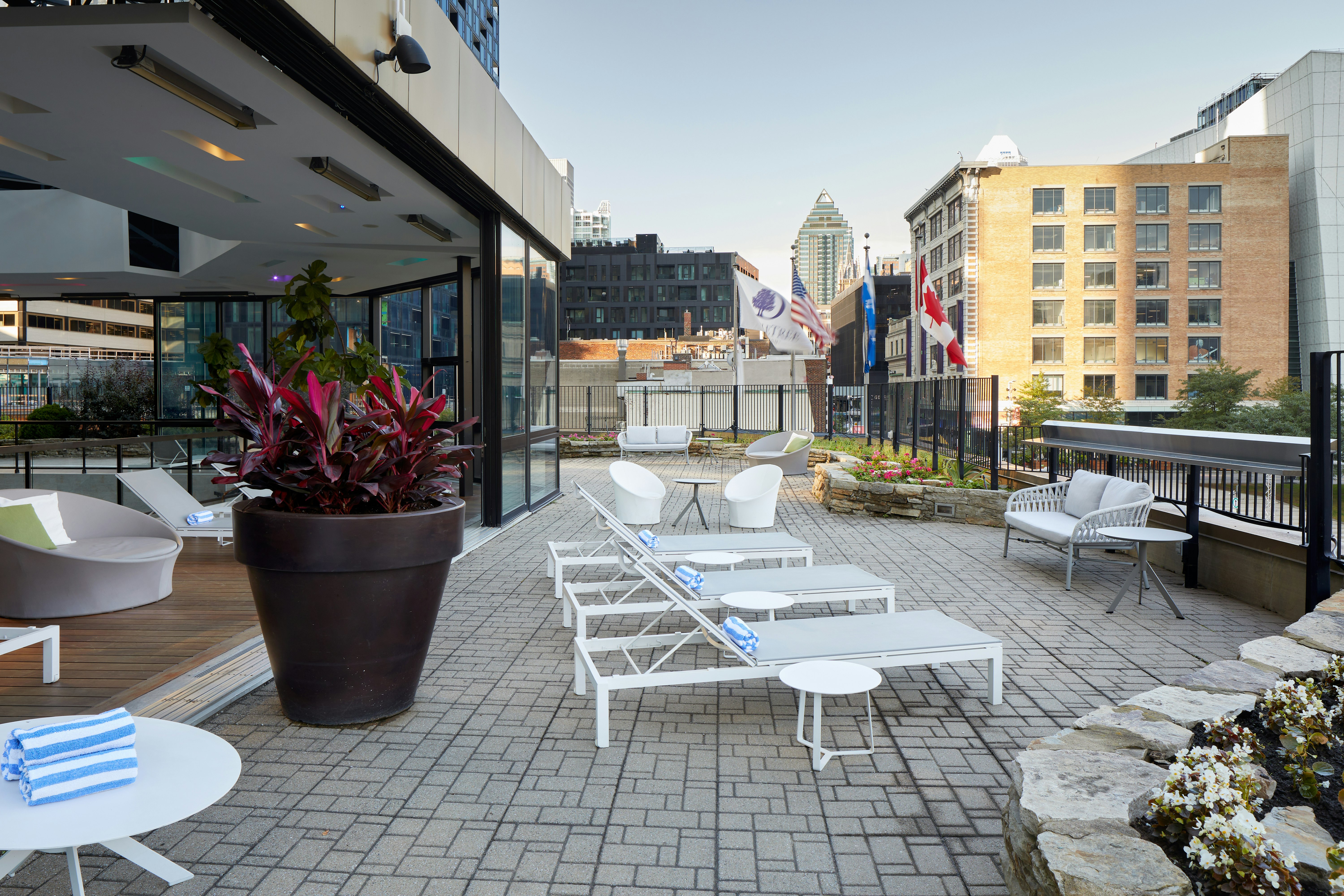 DoubleTree by Hilton Montreal 74/77