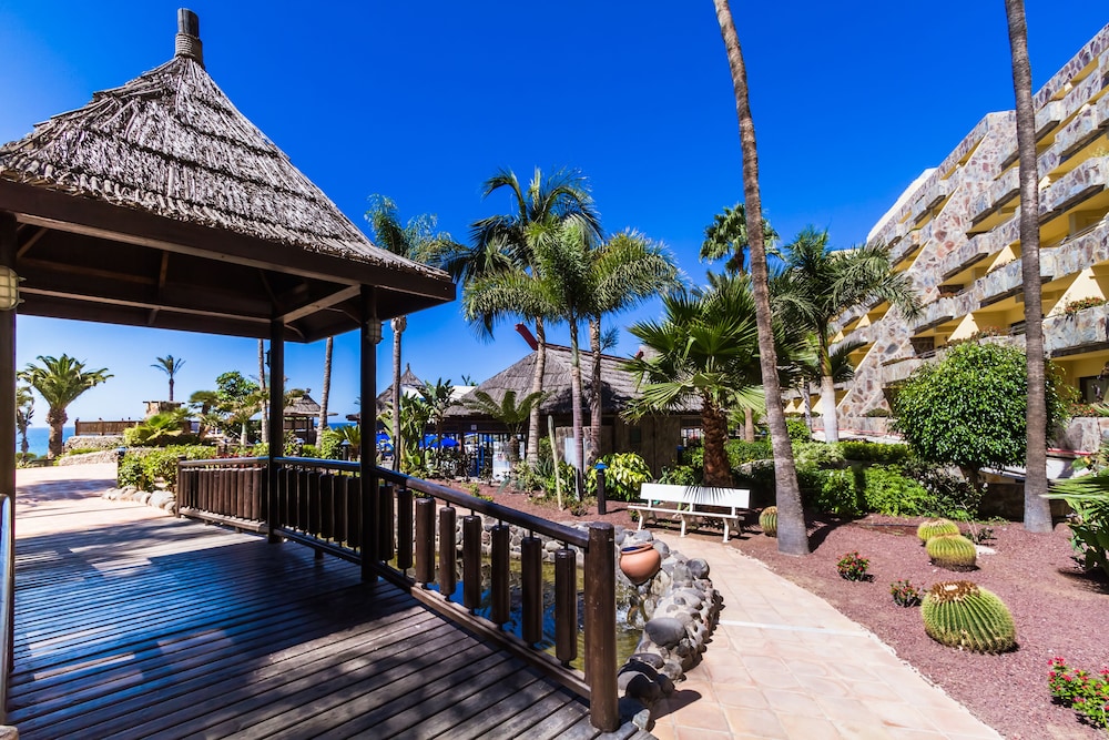 BLUEBAY BEACH CLUB 34/41
