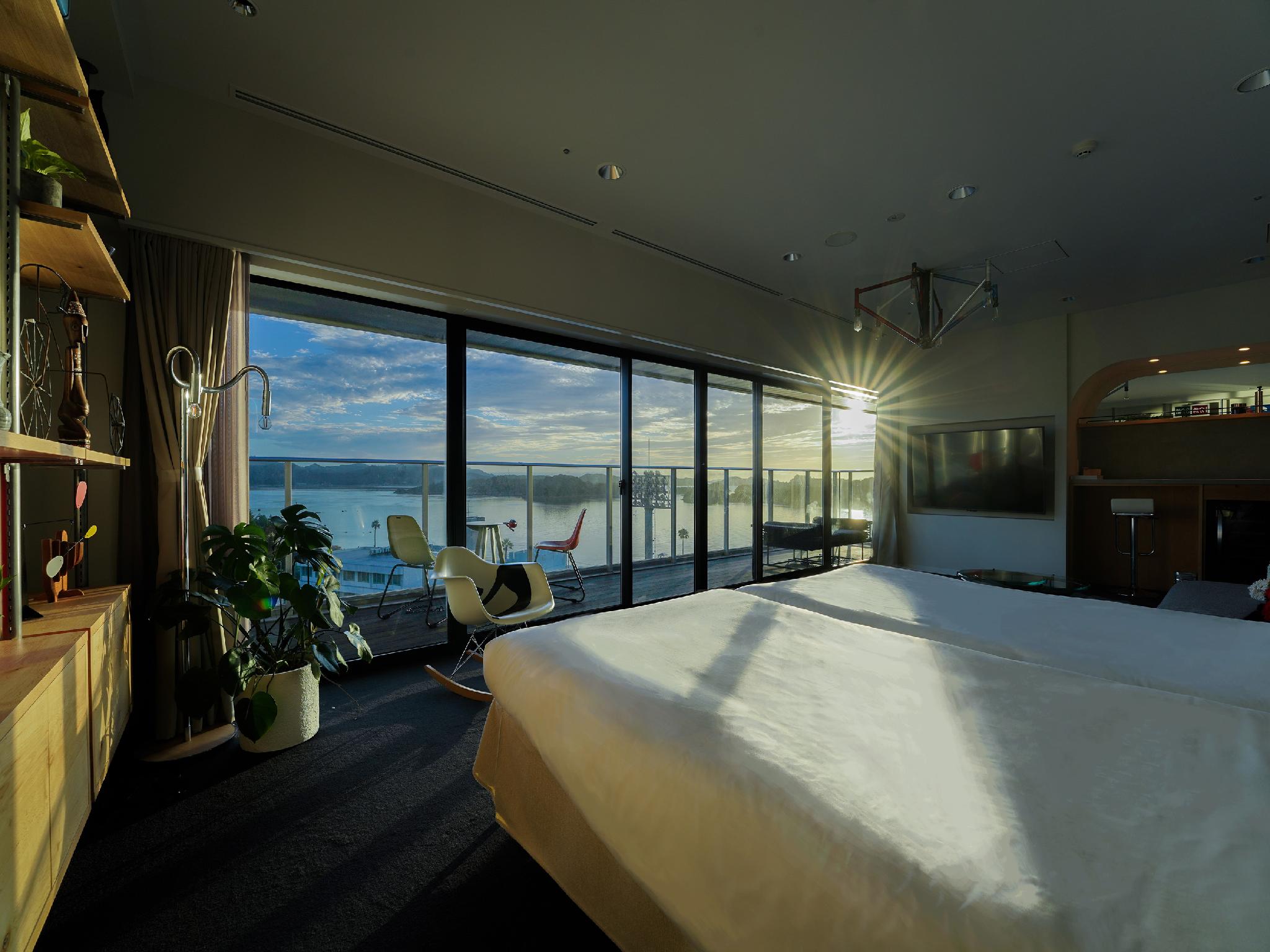 Suite, Ocean View, Balcony