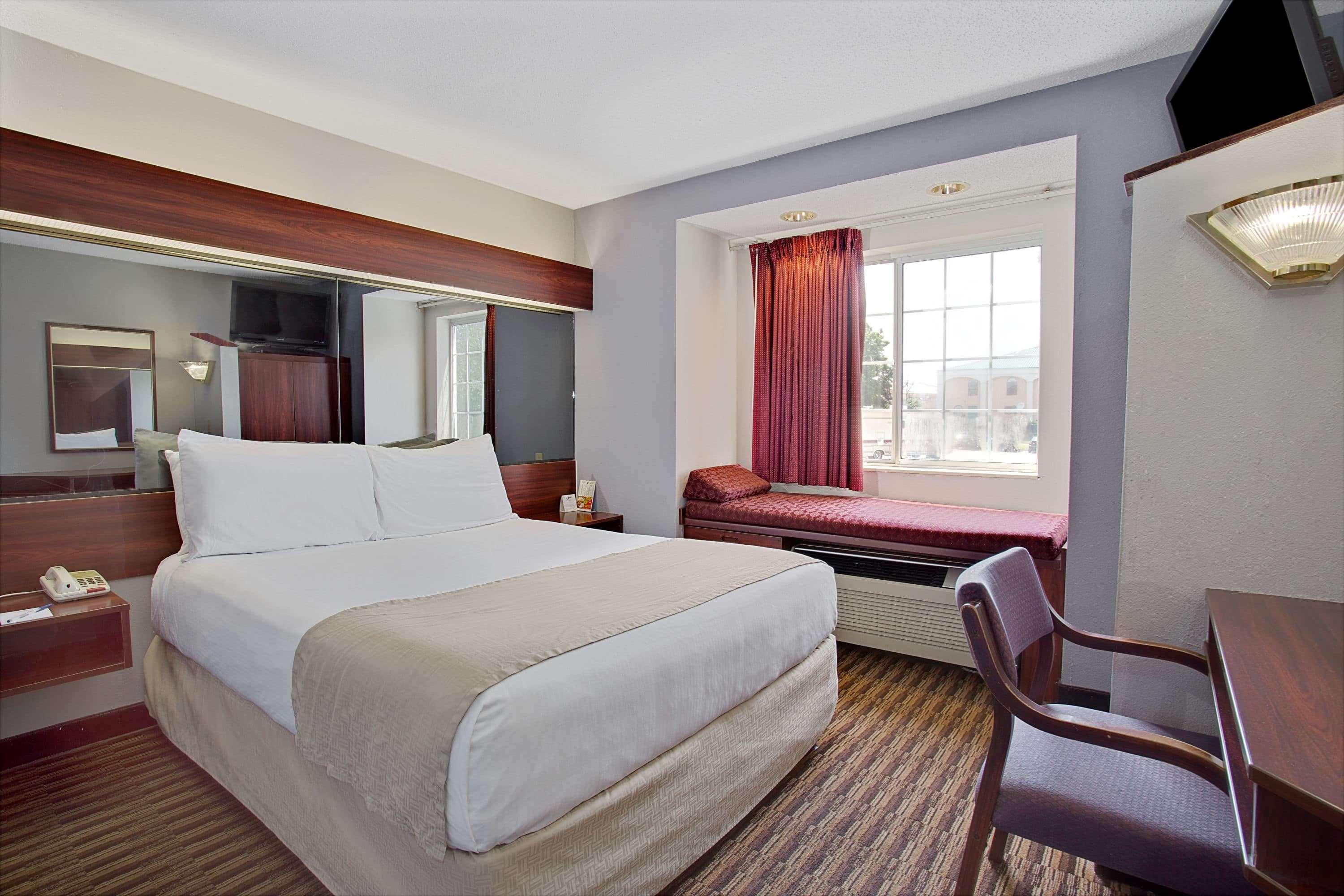 Room, Queen Bed
