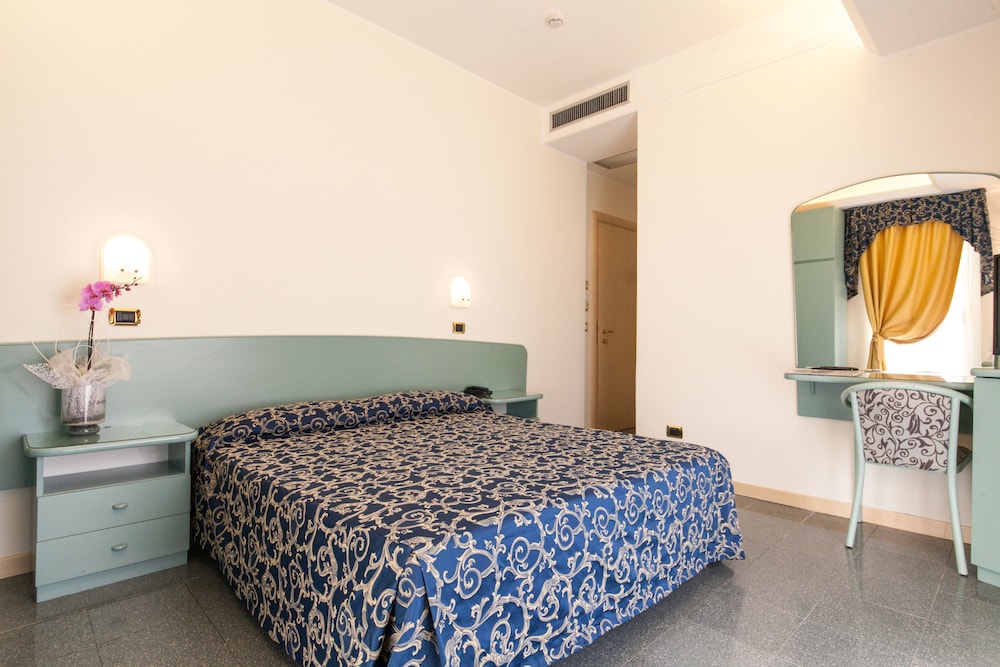 Hotel Ambassador 21/48