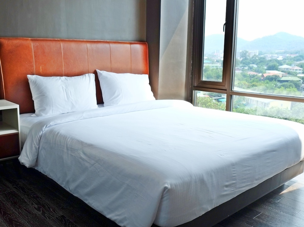 Balcony Courtyard Sriracha Hotel Serviced Apartments 11/50