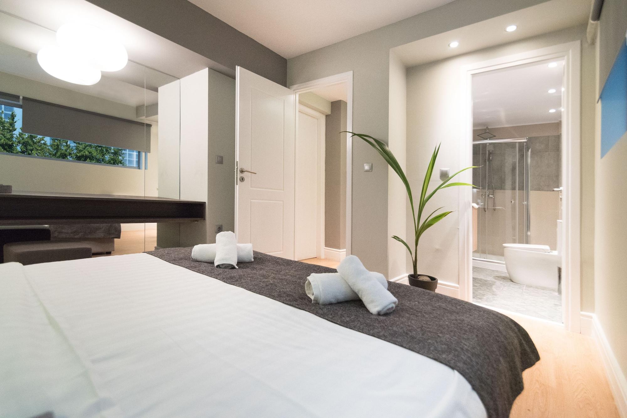 Maisonette, Hot Tub