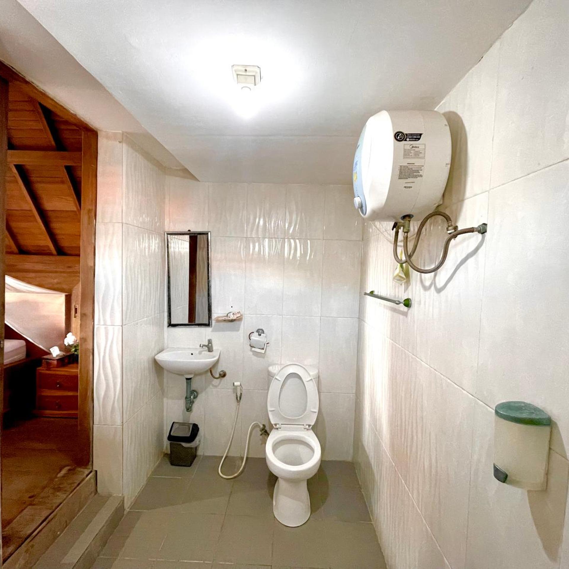 Ayu Laba Beach Villa And Resto 28/29