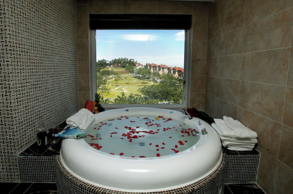El Dorado Resort 49/51