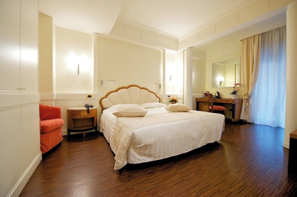 Room at Mercure Parma Stendhal, PARMA