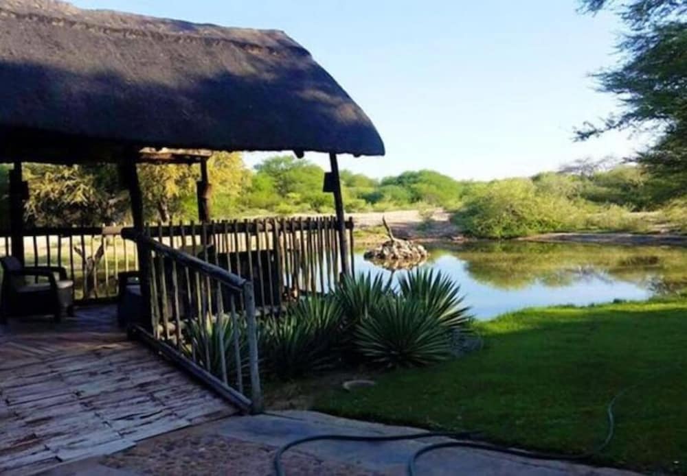 Chinaka Game Lodge 2/25