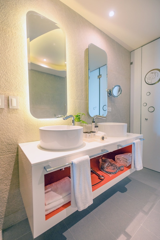 Swim Up, Connecting, Penthouse, Suite, King Bed, Murphy Bed, 2 Queen Beds, Ocean Front, 2 Sofa، Nickelodeon Hotels and Resorts Riviera Maya All Inclusive 3/3