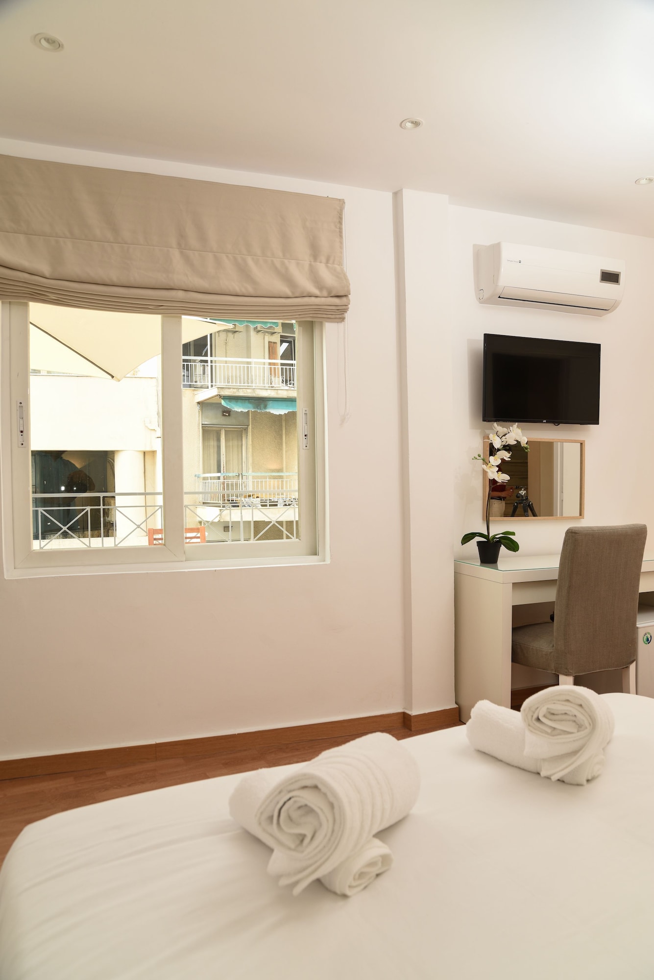 SUPERIOR, SUITE, CITY VIEW