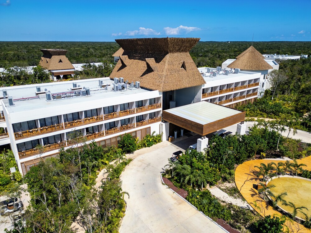 Hotel Mundo Maya 6/50