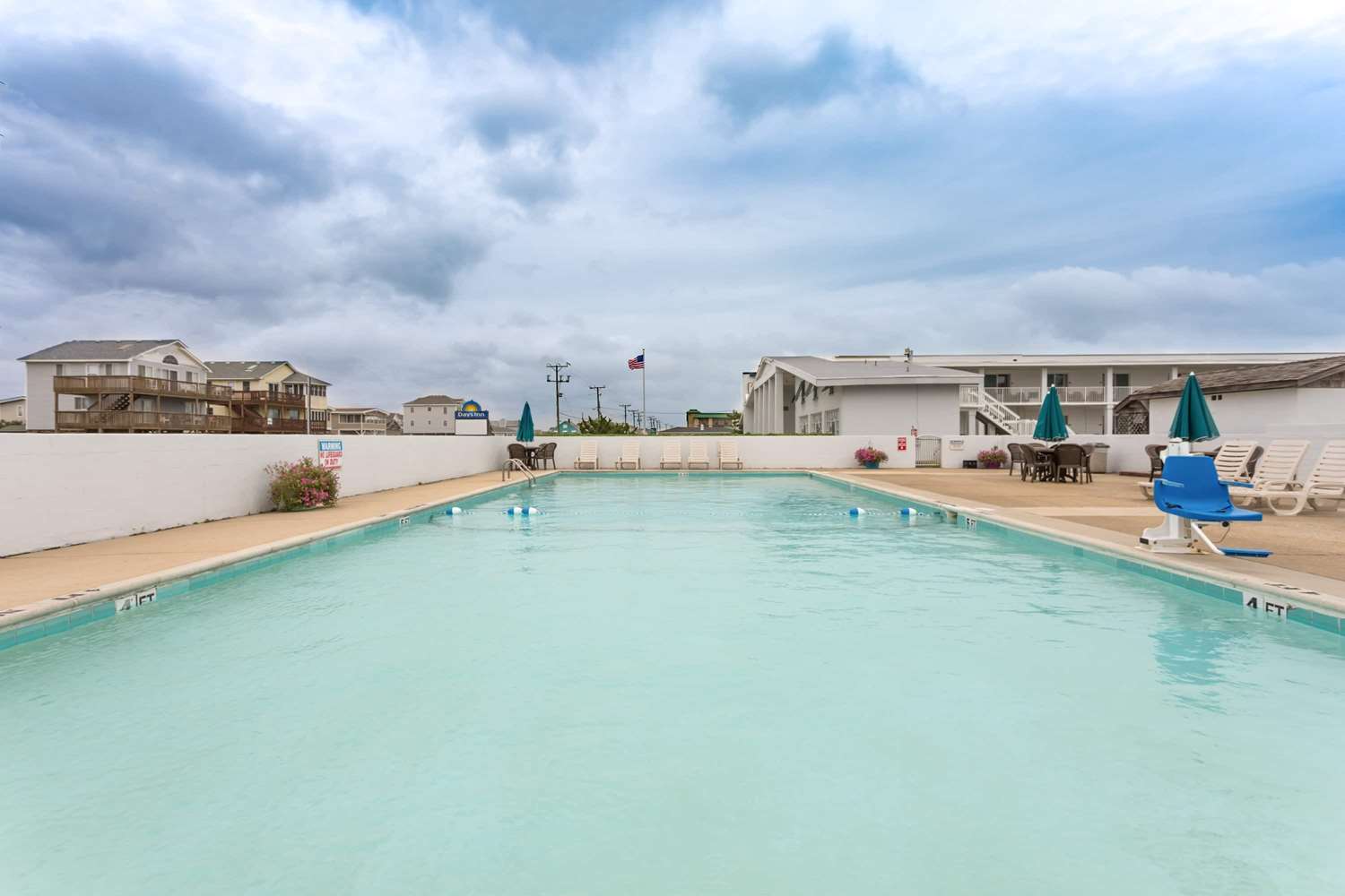 Days Inn by Wyndham Kill Devil Hills Oceanfront - Wilbur 51/59