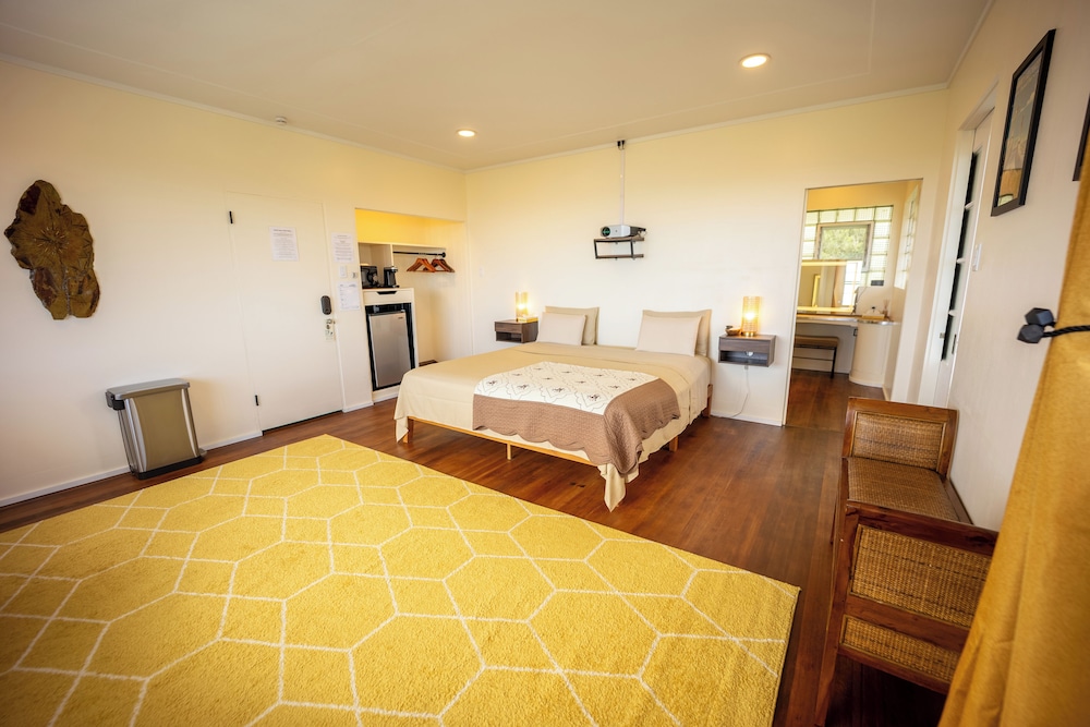 CLASSIC, SUITE, KING BED
