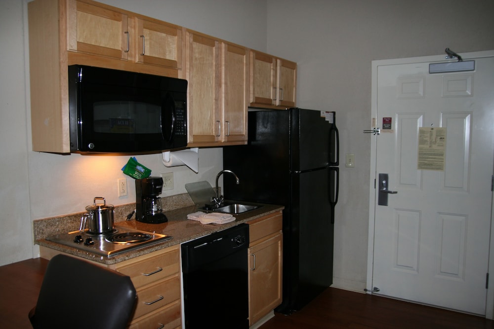Candlewood Suites Bordentown-Trenton 59/79