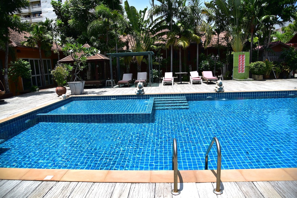 At Home Resort 29/38
