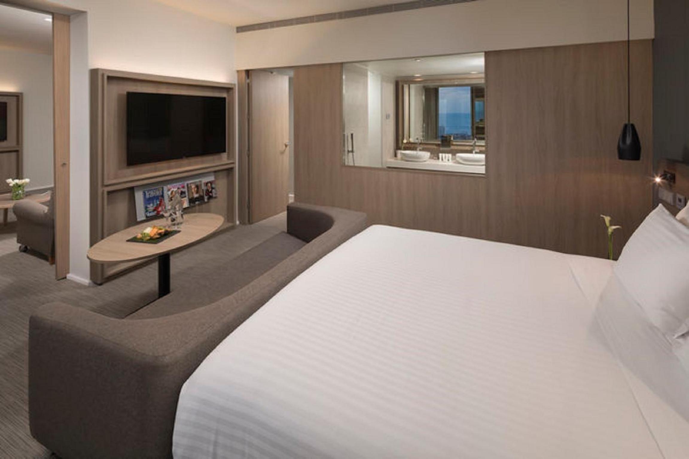 The Level, Suite, Sea View, Sofa