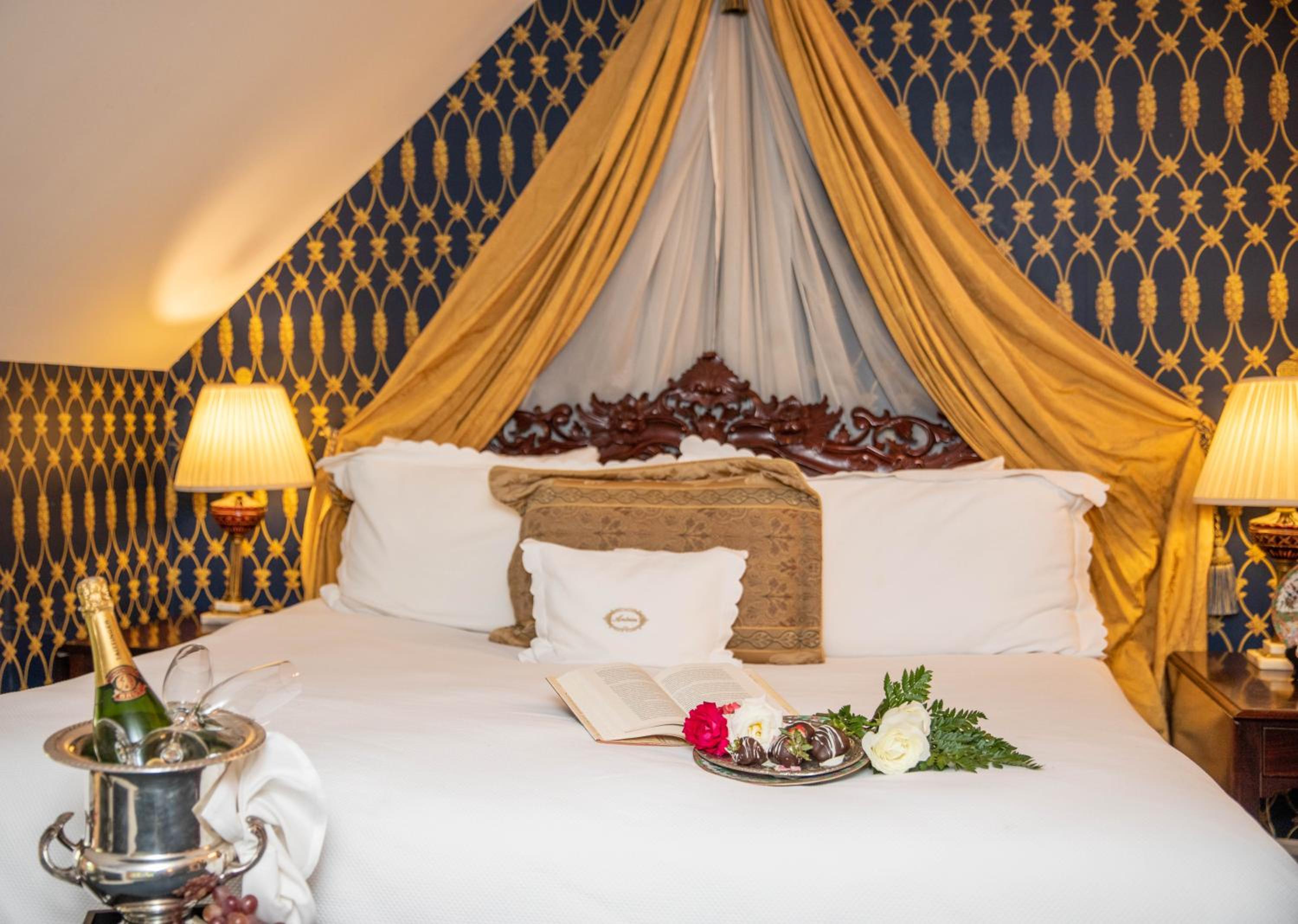 Room, King Bed
