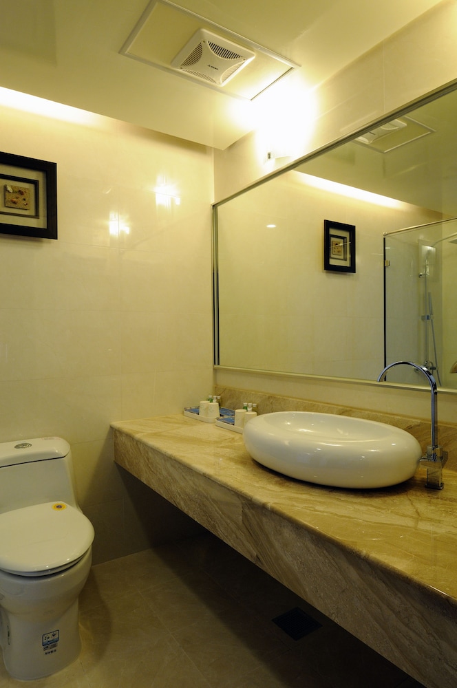 HAI YUE HOTEL 32/33