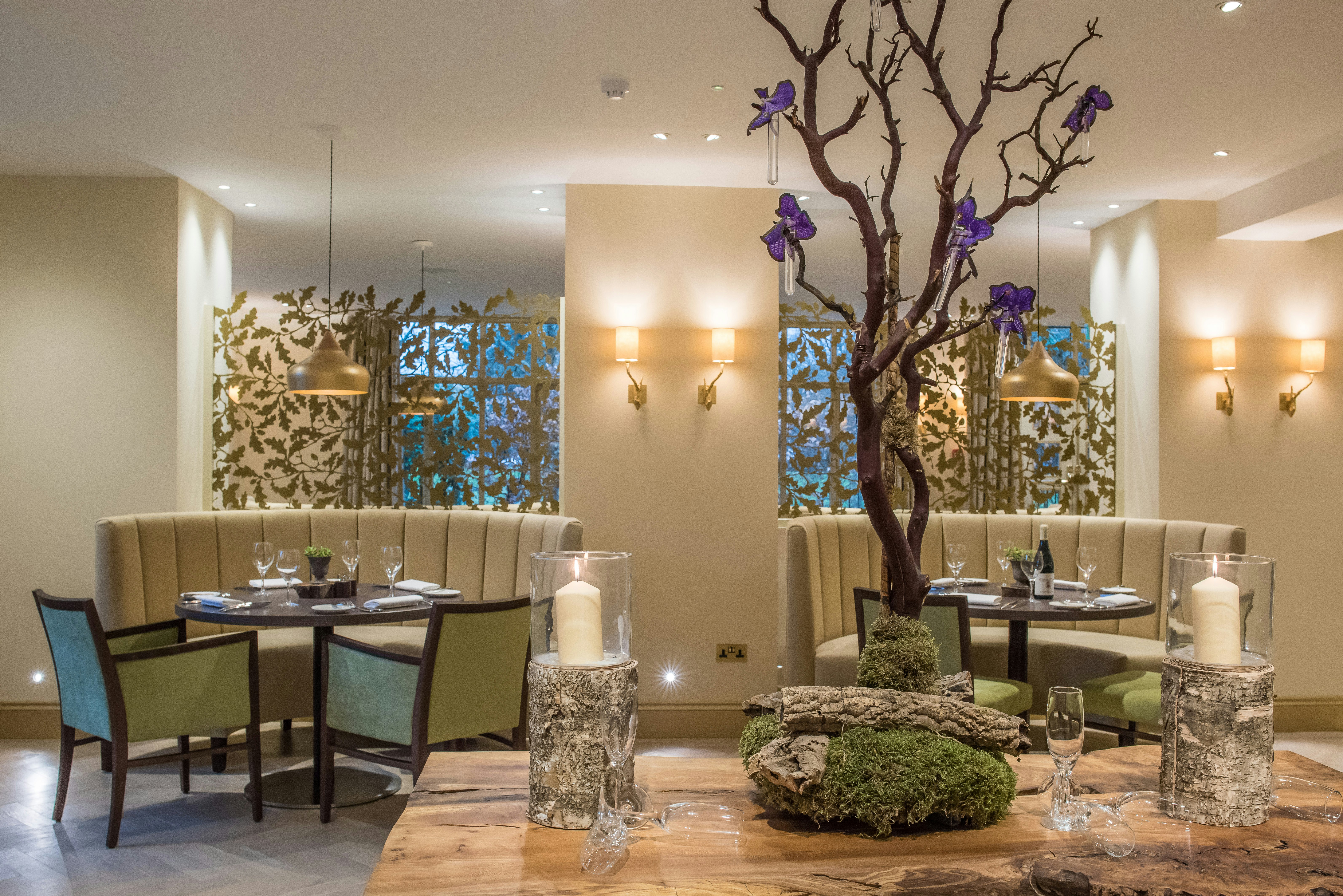 Careys Manor & Senspa 47/55