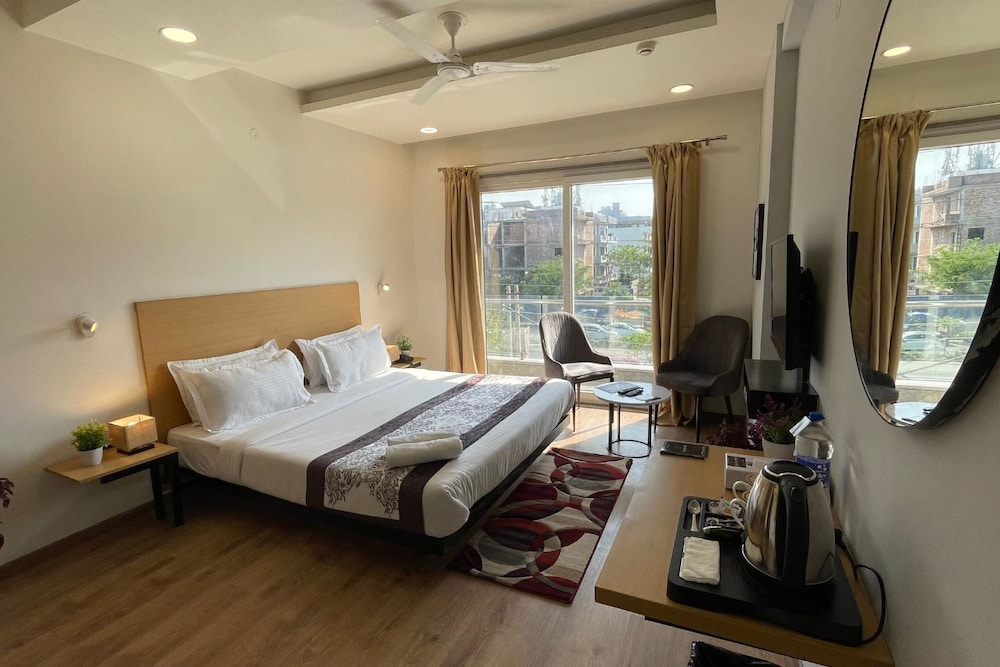 SaltStayz Sector 39 - Subhash Chowk 20/50