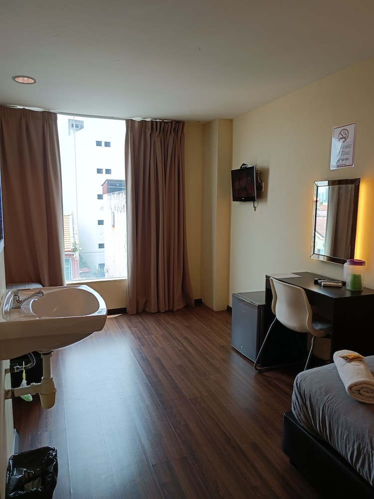 So Hotel 19/36