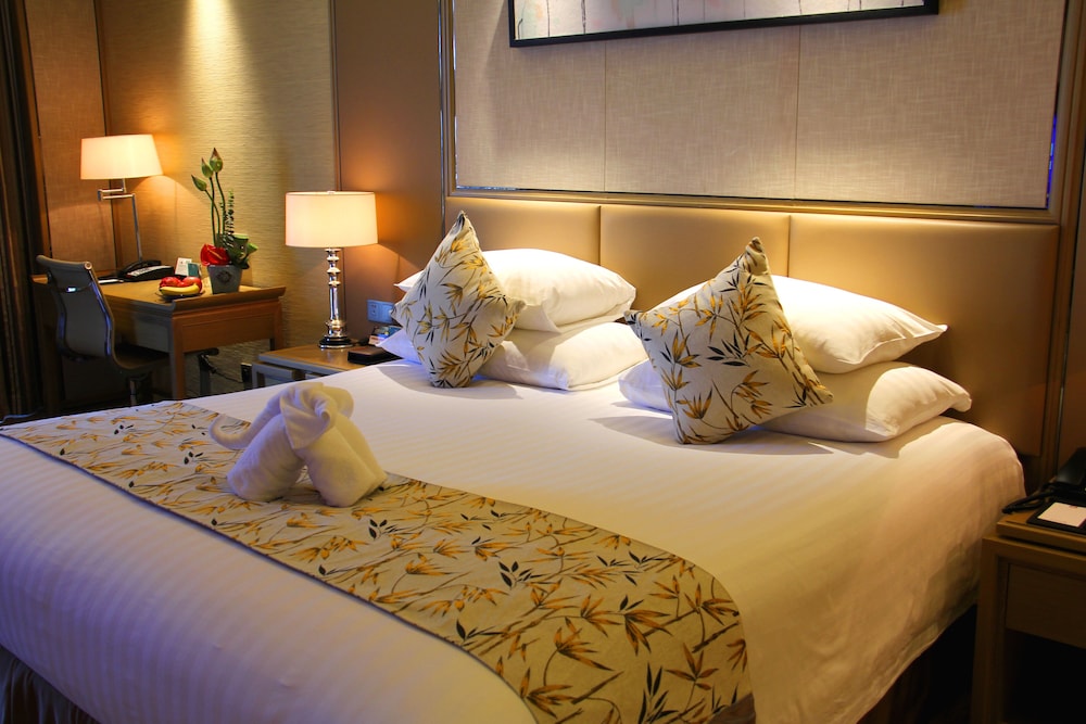 SUPERIOR, DOUBLE BED, CITY VIEW
